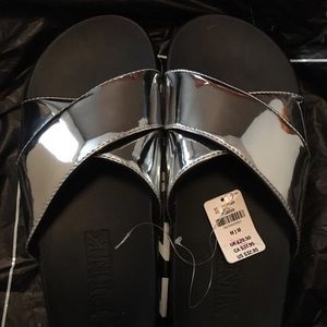 ❗️SOLD❗️Pink VS Slides Size 7/8